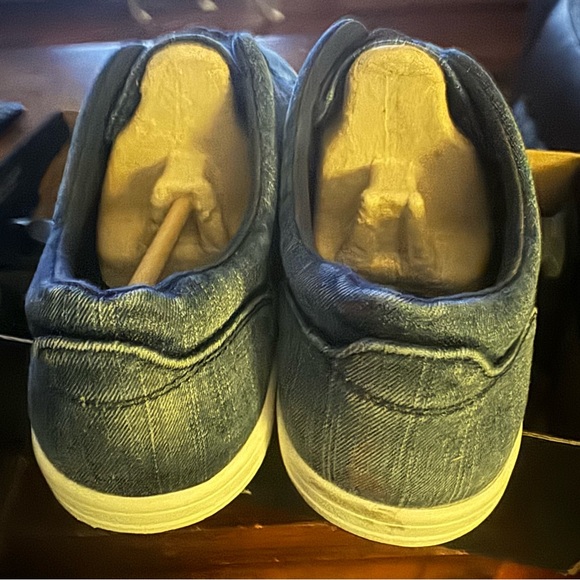 Ugg Bueller Washed Denim Shoe Mens sz 12, new in box! - Picture 5 of 7